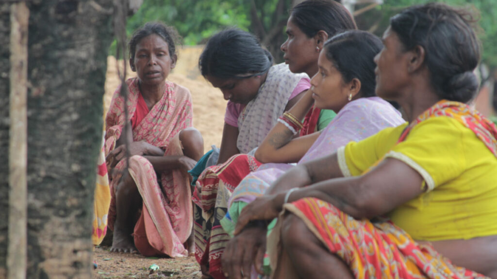 महाराष्ट्र में आदिवासी महिलाएं सैनिटरी पैड