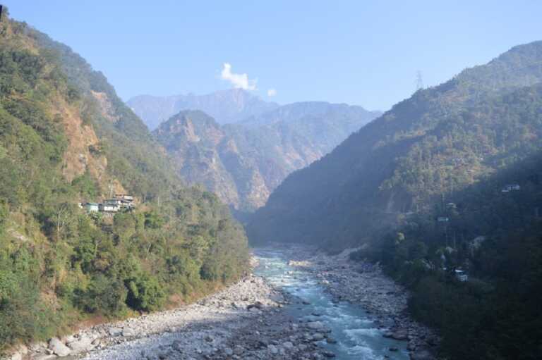 सिक्किम में जल विद्युत परियोजनाओं का विरोध, 325 से ज़्यादा आदिवासी परिवार होंगे प्रभावित