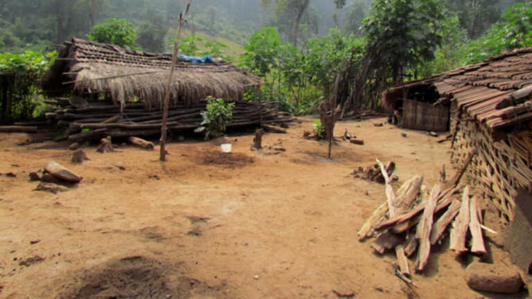 बदनावर के आदिवासियों में फैला कोरोना, ना इलाज़ और ना मौत का आँकड़ा