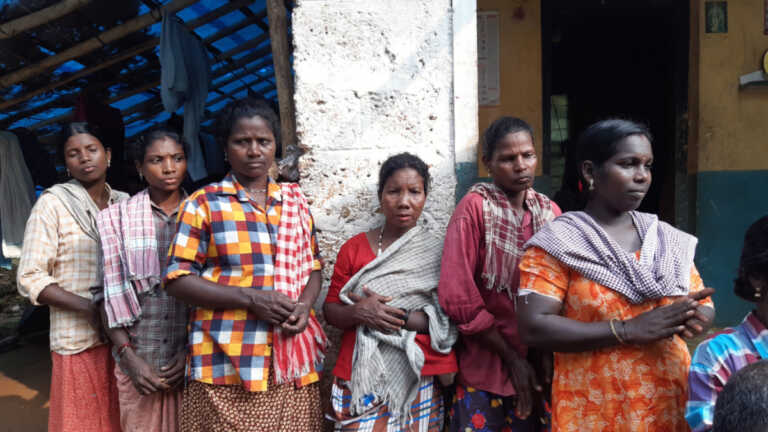 केरल में फर्जीवाड़े से आदिवासियों की ज़मीन हड़पी गई: रिपोर्ट