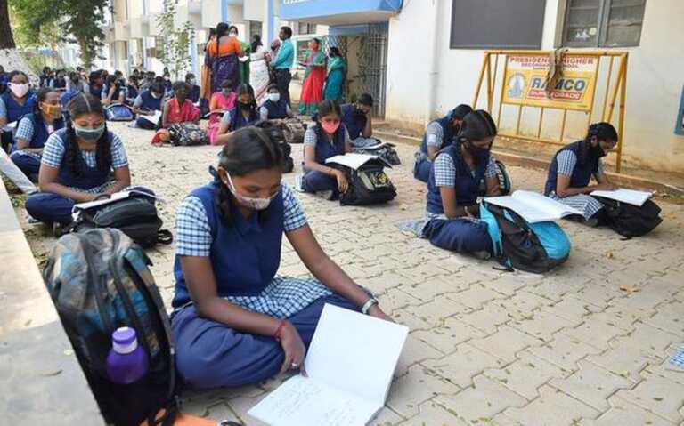 तमिलनाडु: आदिवासी विकास विभाग स्कूलों के 70 प्रतिशत बच्चे महामारी के चलते पढ़ाई छोड़ने को मजबूर