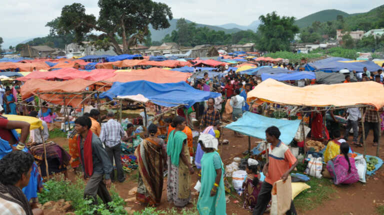ओडिशा: ग्रमीण और आदिवासी इलाक़ों में फैल रहा है COVID, मई में सामने आए कुल मामलों में 57 फ़ीसदी गांवों से