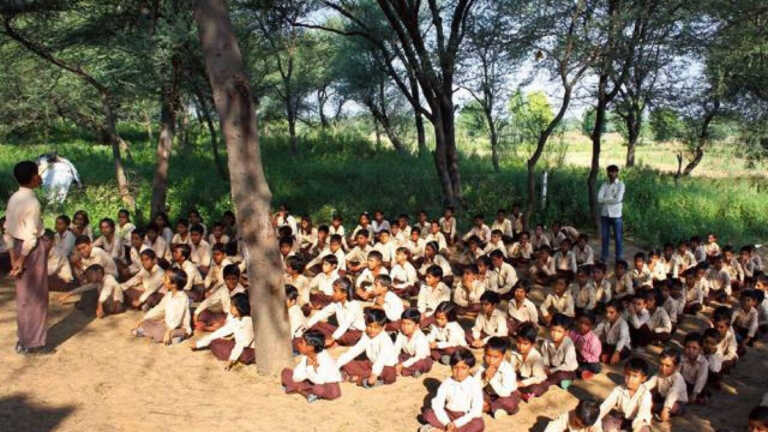 आंध्र प्रदेश: आदिवासी शिक्षक की मौत पर बवाल, पिछले आठ महीनों से नहीं मिला था वेतन