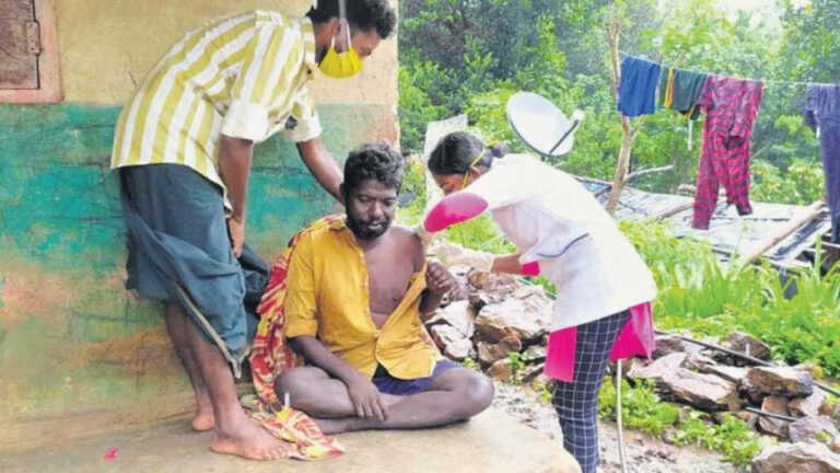 तमिलनाडु: नीलगिरी ज़िले के सभी आदिवासियों को लगा कोविड वैक्सीन