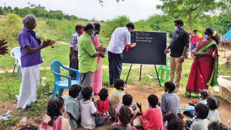 तमिलनाडु: भेदभाव ने 27 आदिवासी छात्रों को स्कूल बदलने पर किया मजबूर