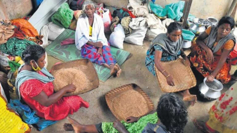 केरल: अपना दशकों पुराना घर छोड़ने को मजबूर आदिवासियों को है पुनर्वास का इंतज़ार