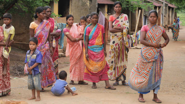 भूख और कुपोषण से दम तोड़ती आदिवासी और दलित औरतें