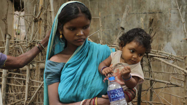 <strong>महाराष्ट्र के 16 आदिवासी जिलों में 15 हजार से ज्यादा नाबालिग लड़कियां बनी मां</strong>