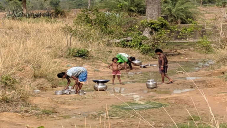 तेलंगाना में छत्तीसगढ़ के विस्थापित आदिवासियों का कोई ठिकाना नहीं है