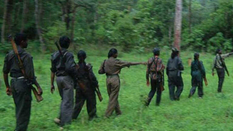 आदिवासियों को बैठक में शामिल होने की धमकी दे रहे माओवादी- कोठागुडेम पुलिस