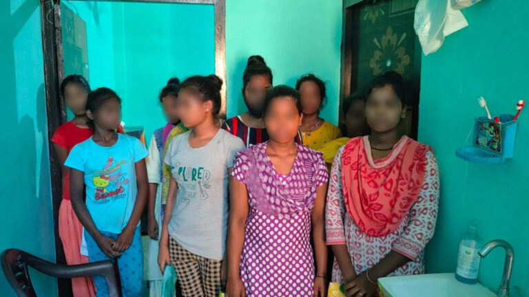 झारखंड की 10 नाबालिग आदिवासी लड़कियां ट्रैफिकिंग के जाल से छुड़ाई गईं