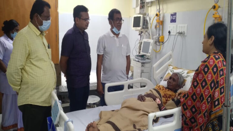 ओडिशा: पद्म श्री से सम्मानित पुजारी को ICU में जबरन कराया डांस, मामले की जांच करेगा SCBMCH