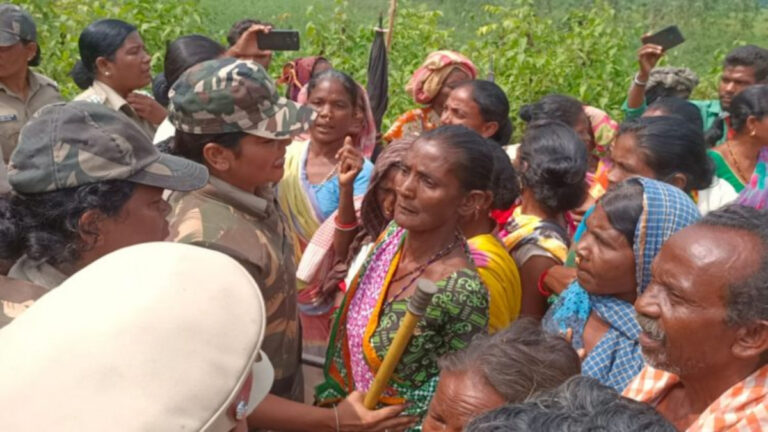 ओडिशा: आदिवासियों ने रायगडा में एकलव्य स्कूल के लिए भूमि सीमांकन का विरोध किया