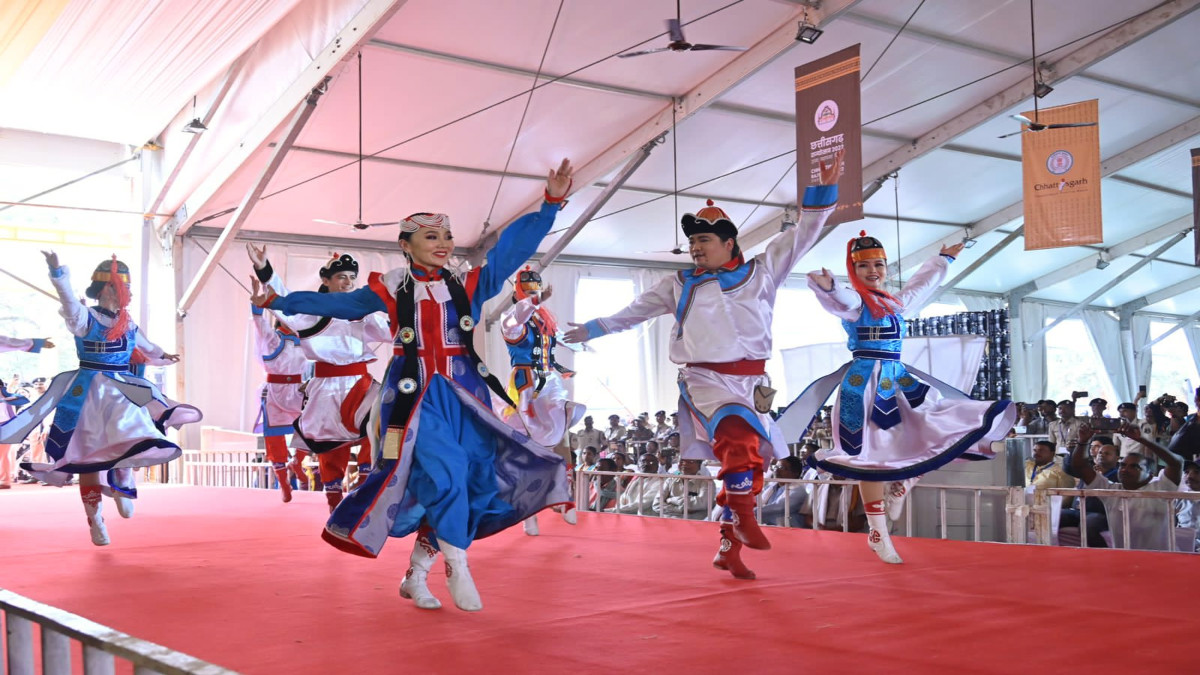 तीन दिवसीय छत्तीसगढ़ राष्ट्रीय आदिवासी नृत्य महोत्सव का समापन image