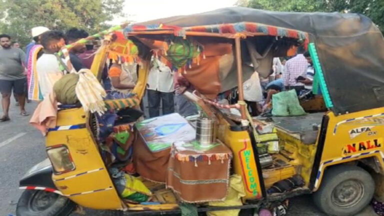 आंध्र प्रदेश-तेलंगाना की सीमा पर सड़क हादसे में 6 आदिवासी मजदूरों की चली गई जान