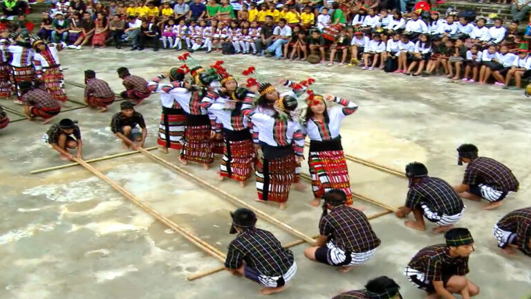 सदियों की परंपरा और संस्कृति का इतिहास समेटे पूर्वोत्तर के लोक नृत्य