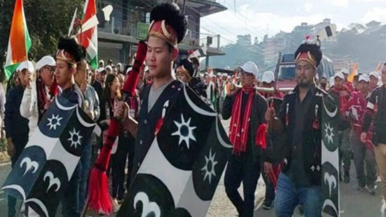 नागालैंड में ‘जनजातीय गौरव दिवस 2023’ के अवसर पर निकला आदिवासी मार्च
