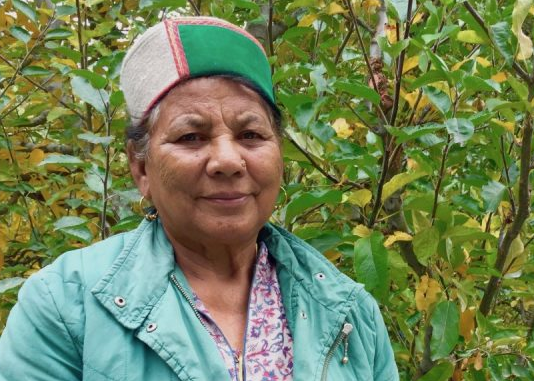 रिवाज़-ए-आम के खिलाफ 70 वर्षीय आदिवासी महिला लड़ रही है