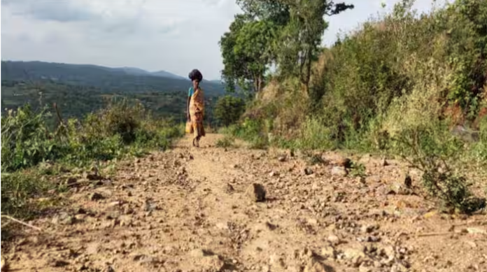 आंध्र प्रदेश की इस आदिवासी बस्ती में लोगों को मतदान के लिए 8 किलोमीटर की करनी पड़ेगी यात्रा