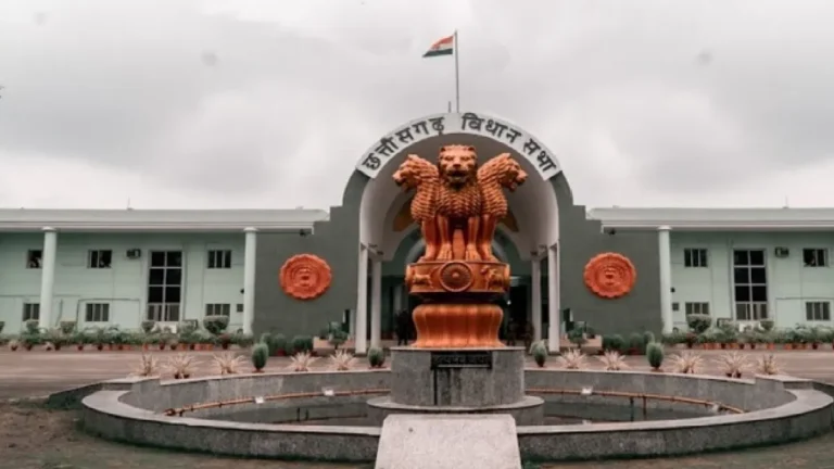 छत्तीसगढ़ विधानसभा में छात्रावासों में आदिवासी बच्चों की मौत पर वॉकआउट