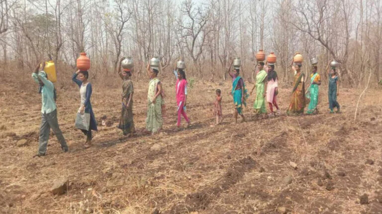 तेलंगाना: आदिलाबाद और आसिफाबाद में आदिवासी महिलाएं पेयजल संकट से जूझ रही हैं